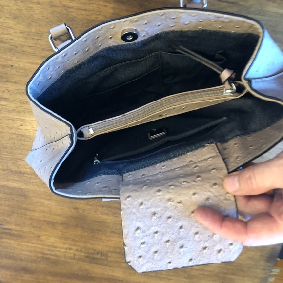 G by Guess hand bag - Picture 4 of 4